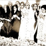 Family members and other ladies offer Fateha